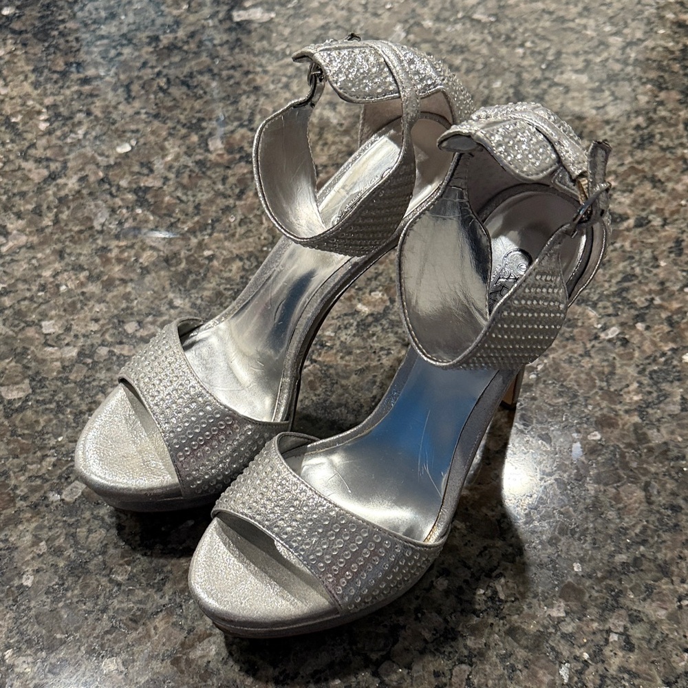 Carlos Santana Metallic Silver Studded Heels